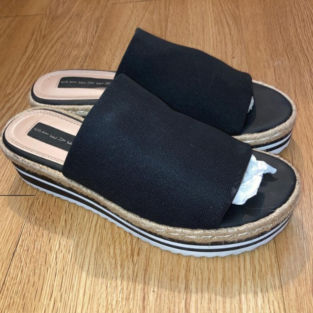 Steve Madden black platform slides
